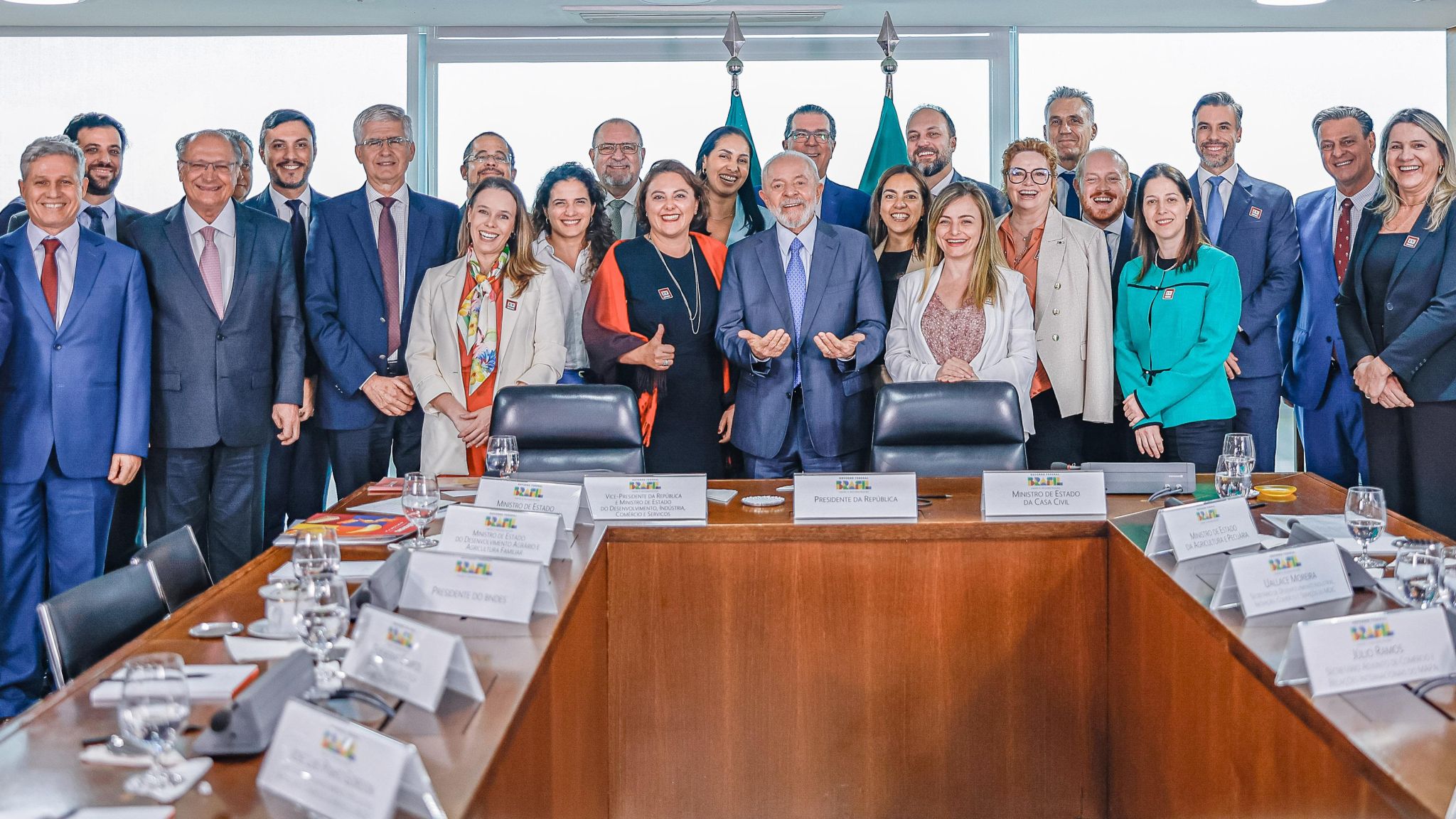 Indústria de alimentos anuncia R$ 120 bilhões em investimentos até 2026