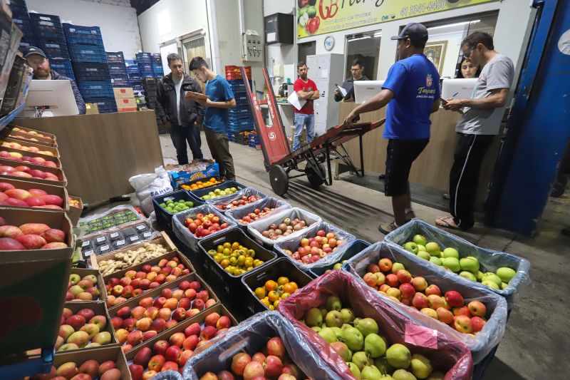 Frutas nacionais reduzem custos da ceia de Natal