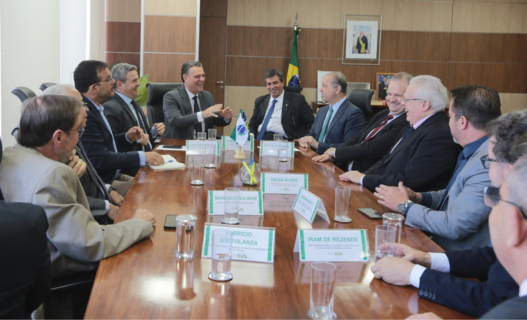 Criação do banco de vacinas é debatido em encontro