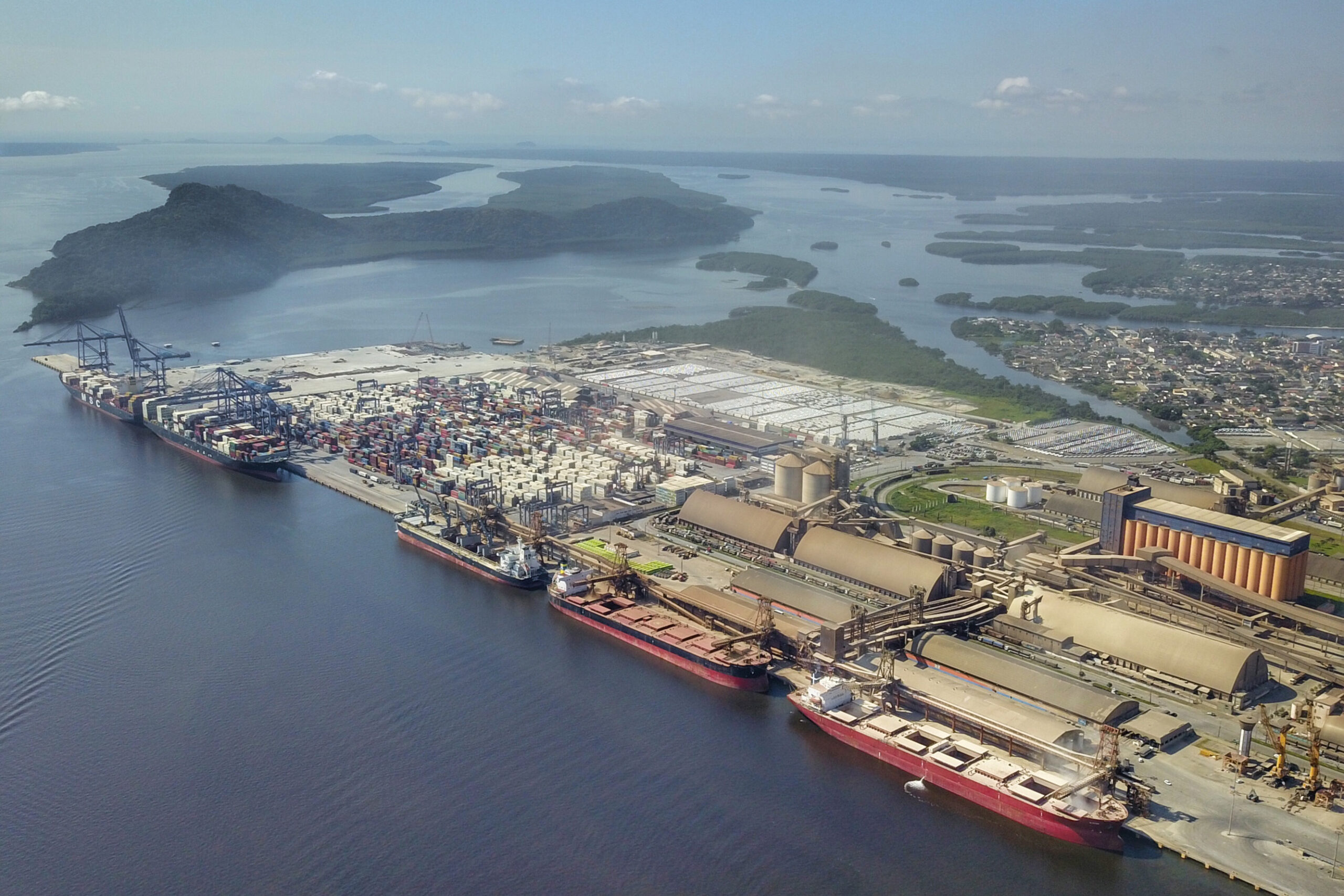 Exportações brasileiras aos EUA despencam e atingem pior nível desde 2023