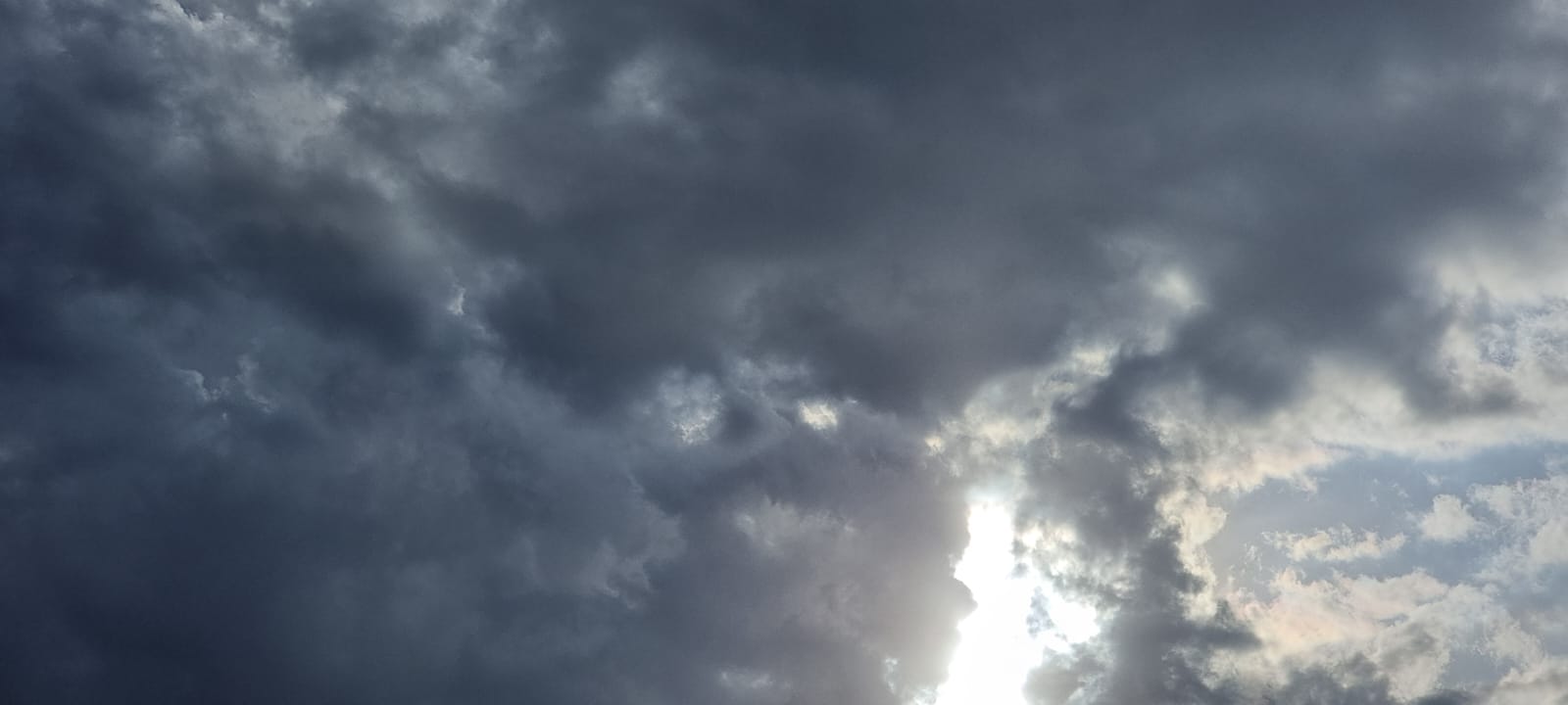Chuva ganha força do Norte ao Sudeste com corredor de umidade