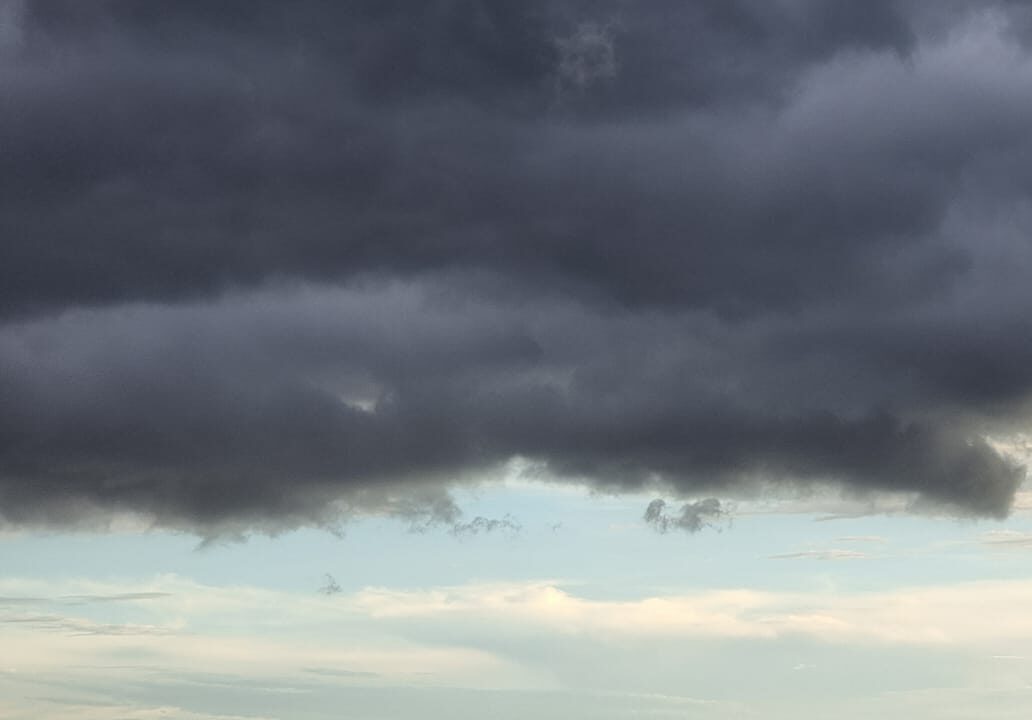 Frente fria provoca alerta de perigo intenso; confira