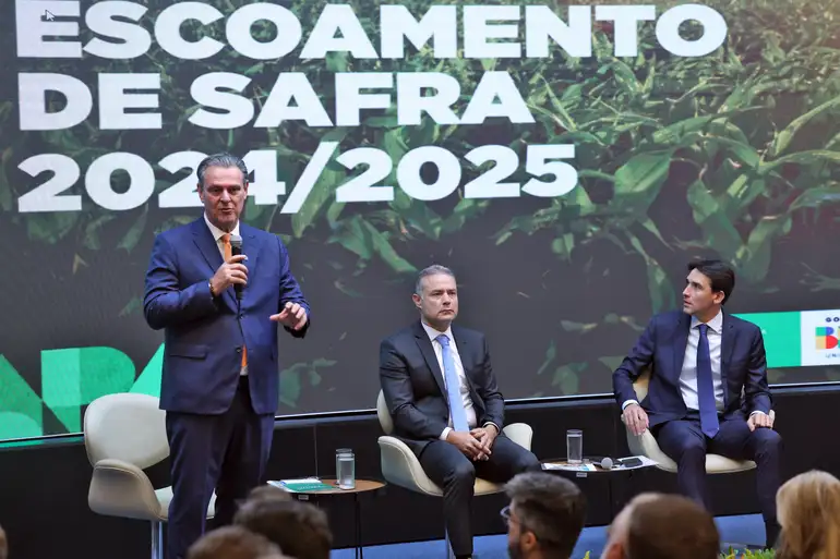 Governo amplia investimento para escoamento da safra de 2025