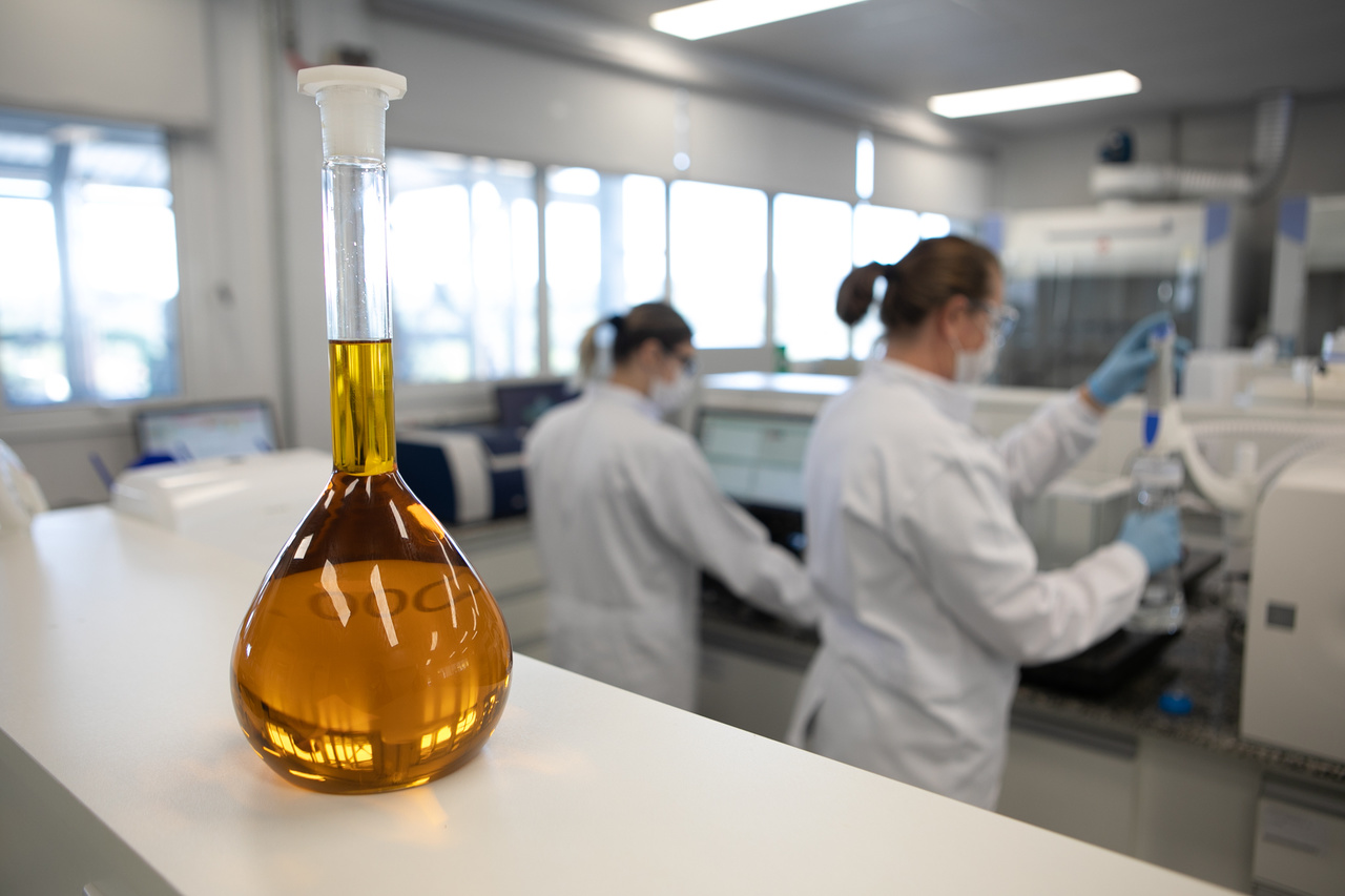 JBS transforma 36 milhões de litros de óleo usado em biodiesel