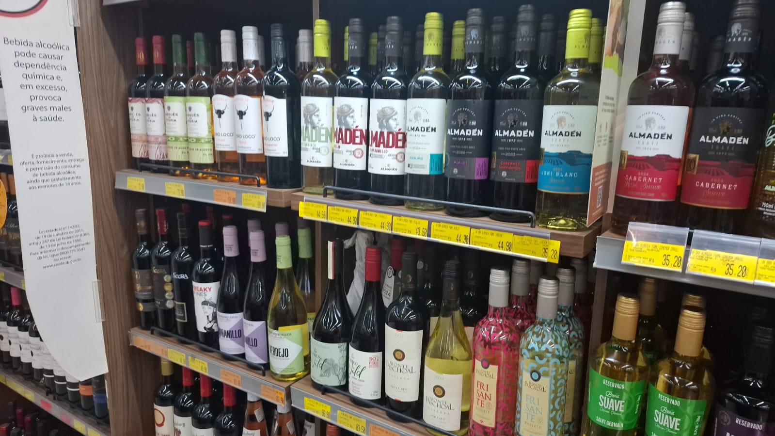 Produção global de vinho em 2024 cai aos menores níveis em 60 anos