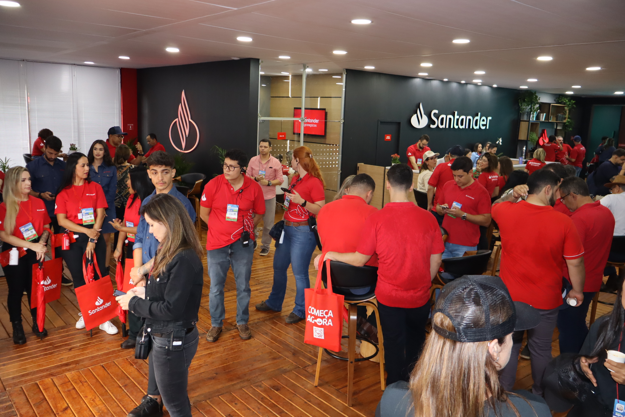 Santander aposta em soluções financeiras para produtores na Agrishow