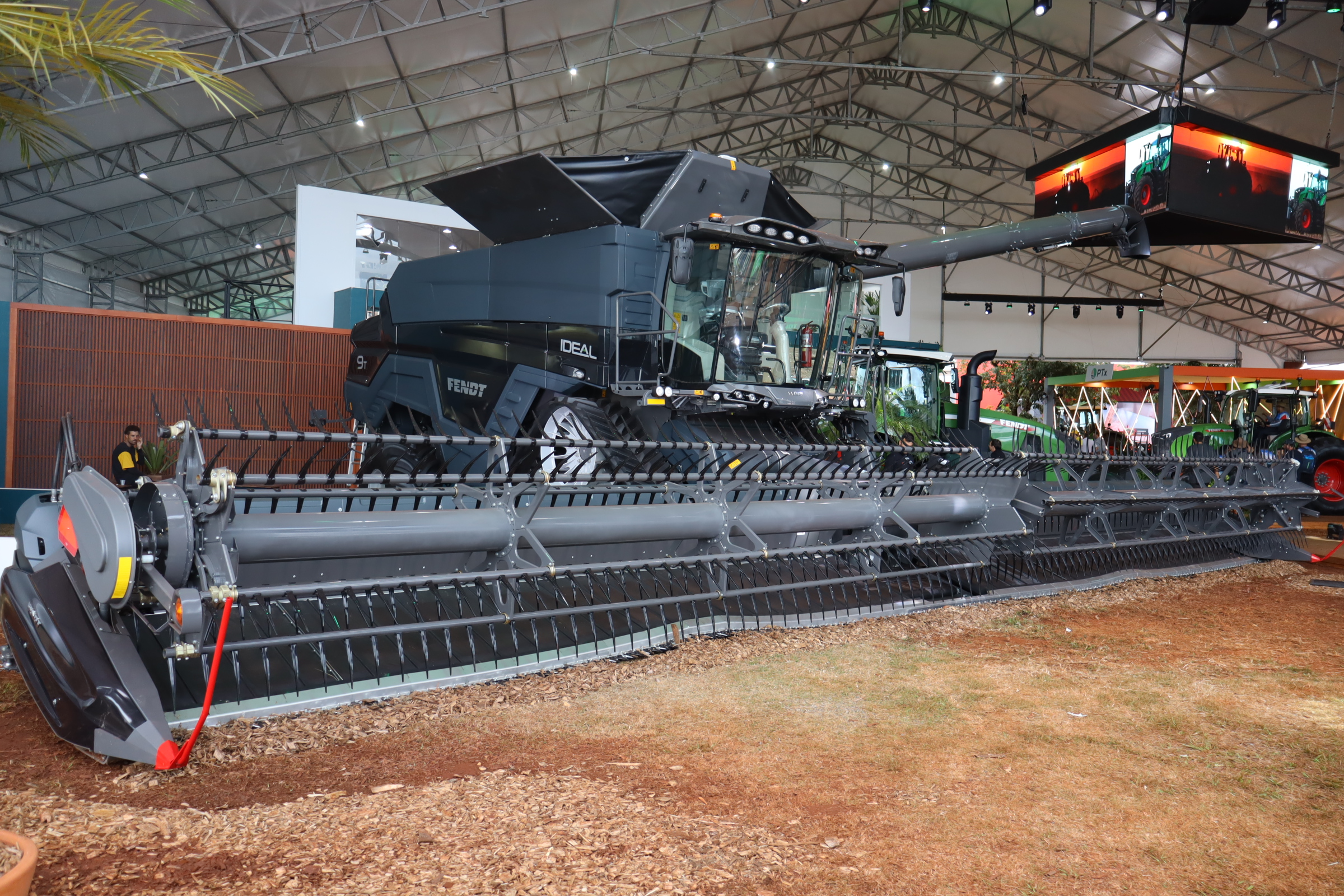 Fendt lança na Agrishow nova colheitadeira com maior garantia do mercado
