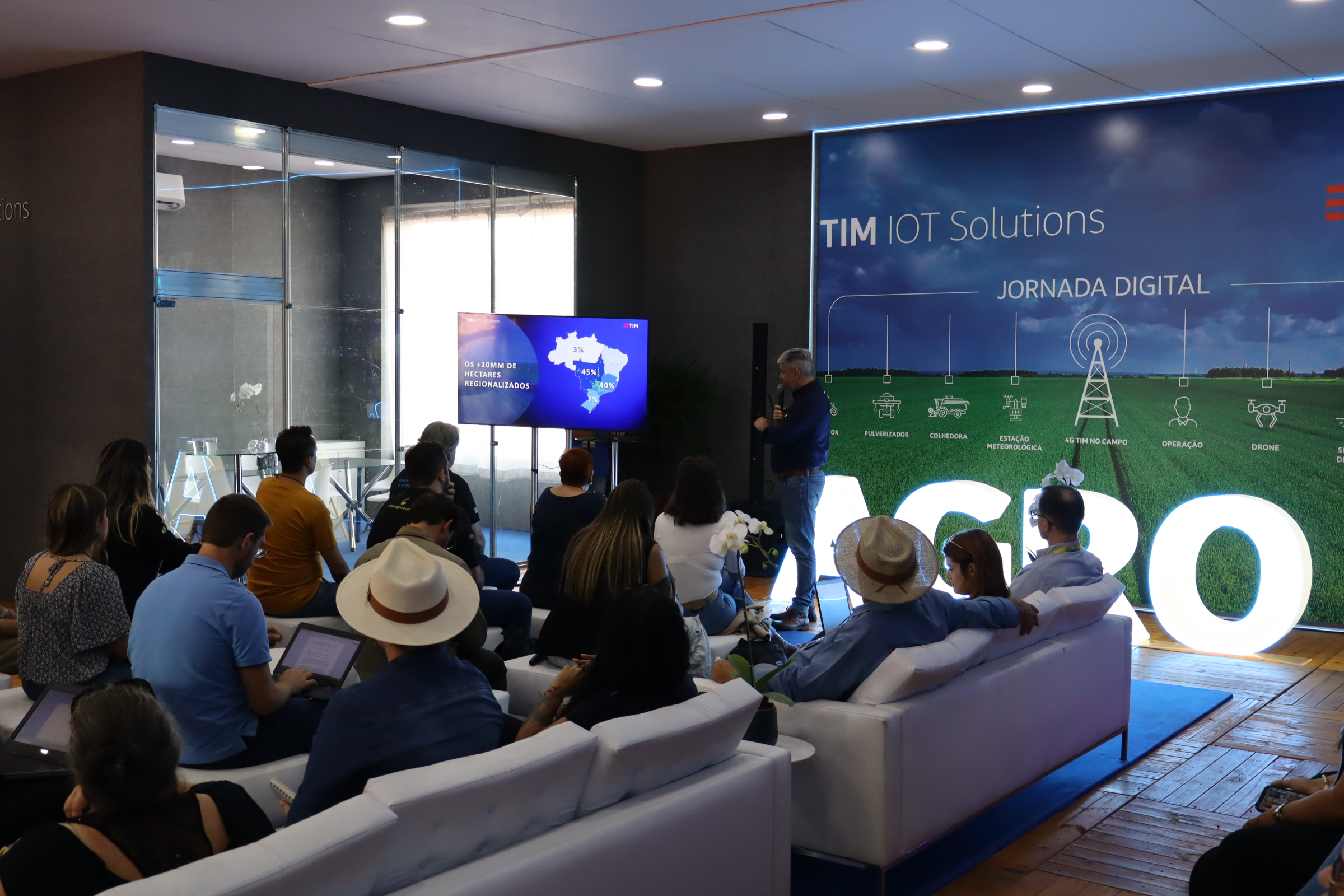 TIM reforça liderança no agro e lança soluções digitais na Agrishow