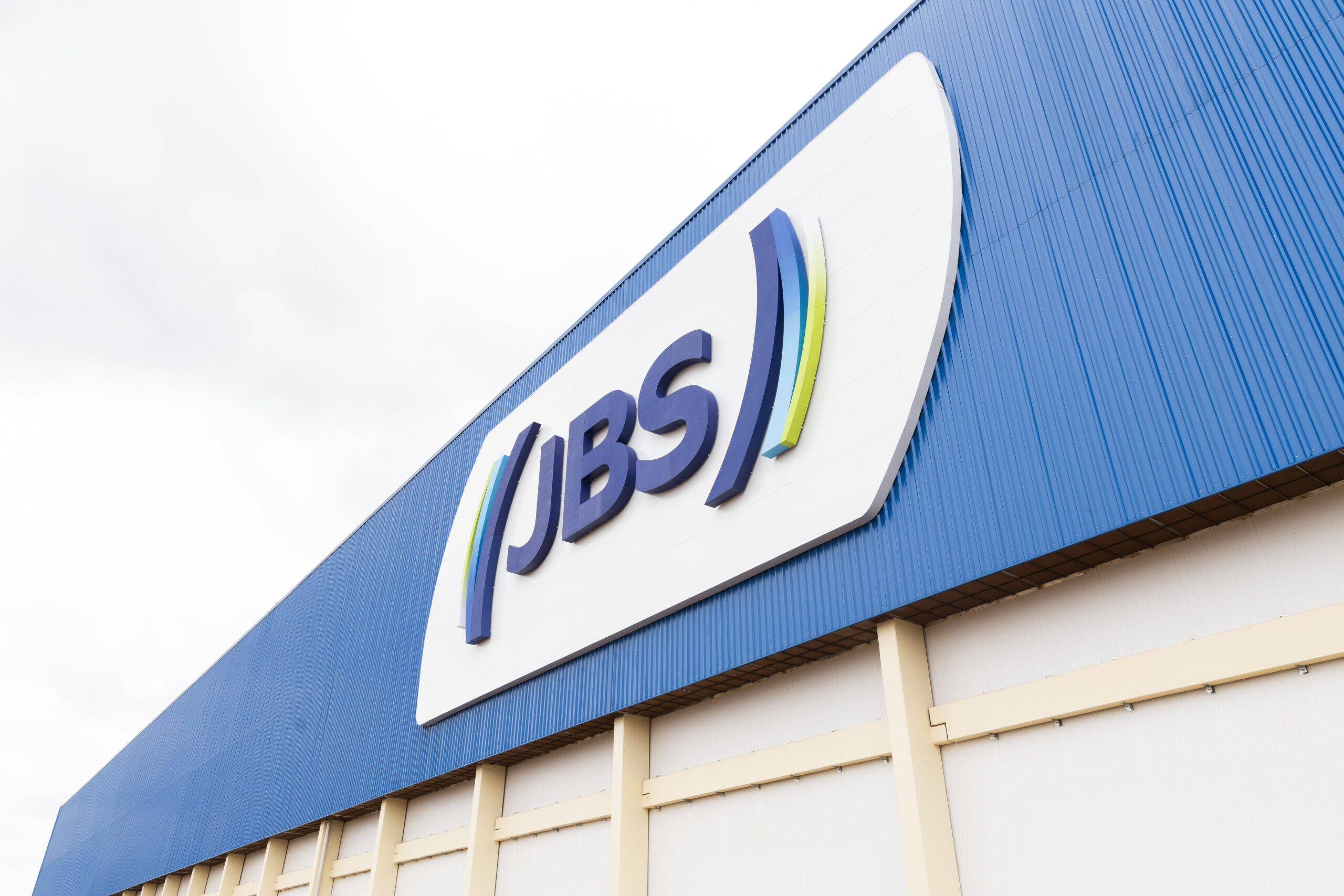JBS registra lucro de US$ 221 milhões no primeiro trimestre de 2026