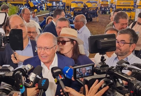 Alckmin promete atenção ao Plano Safra e comenta tarifas de Trump na Agrishow