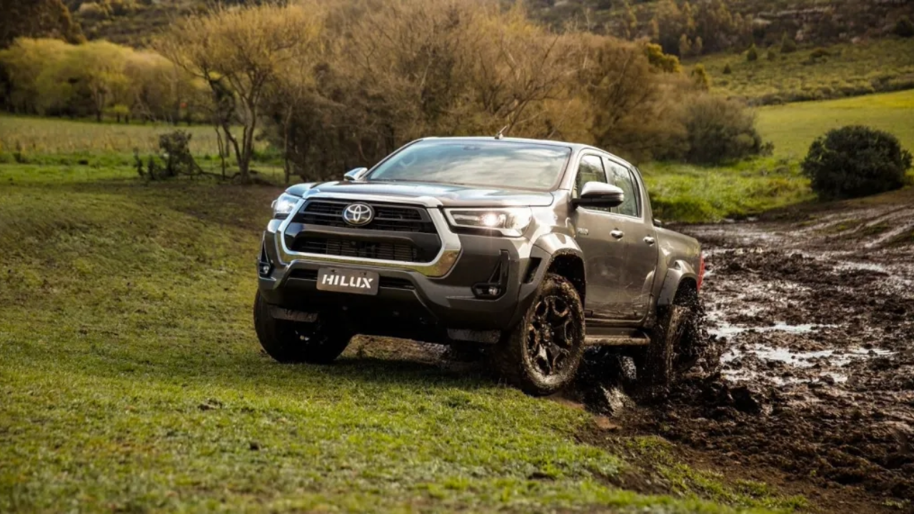 Veja as 10 picapes mais vendidas no Brasil; Hilux lidera, chinesas empacam