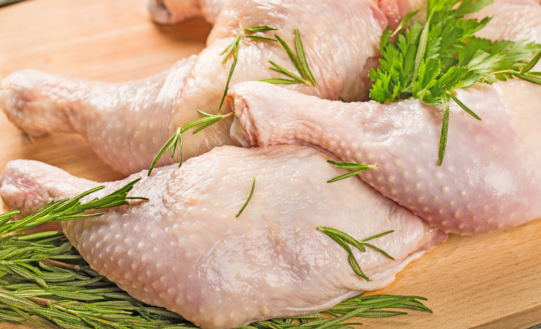 Frango retoma alta de preço após quatro meses de queda
