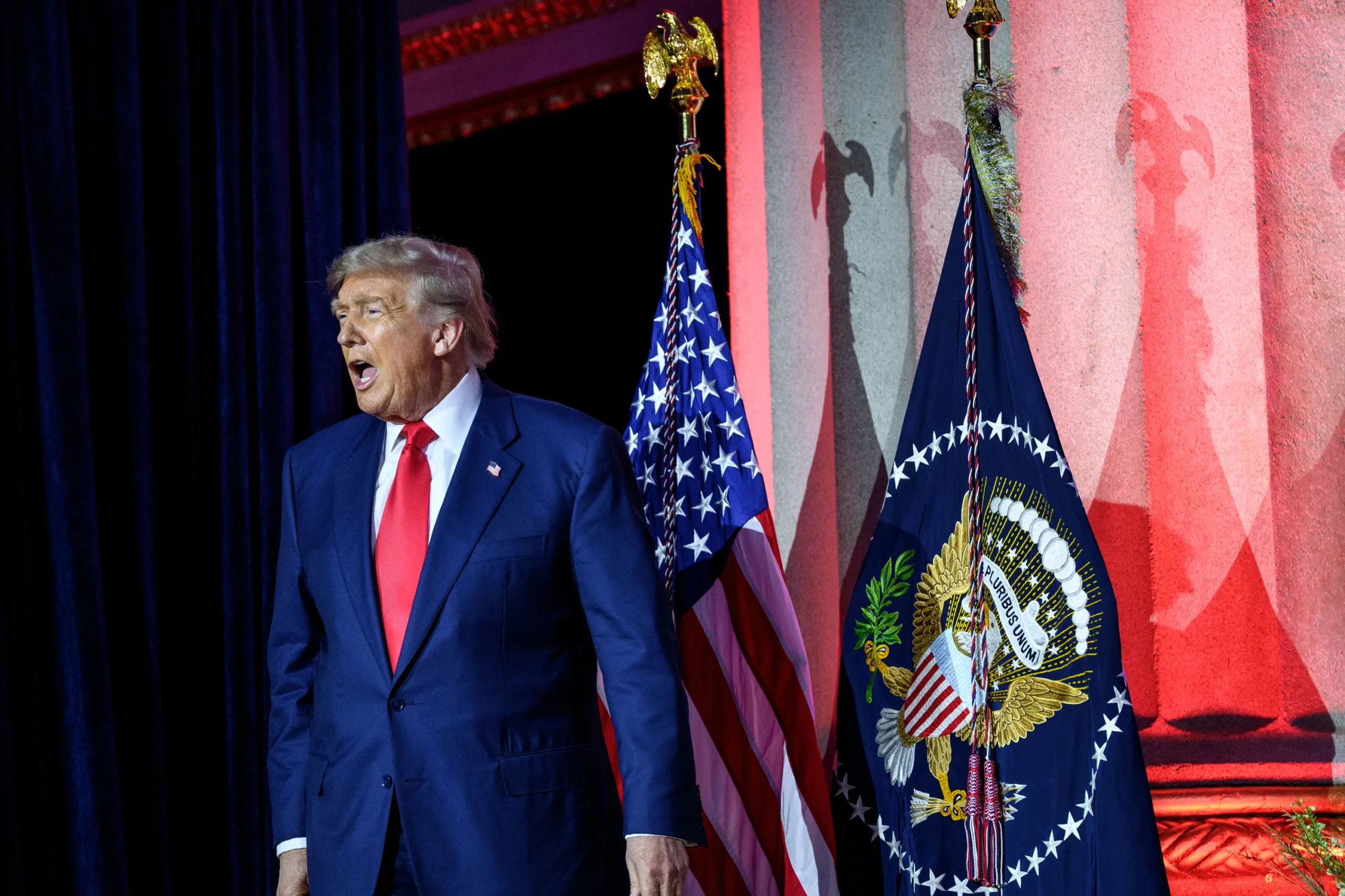 Tarifaço de Trump isenta café, carne, petróleo e celulose