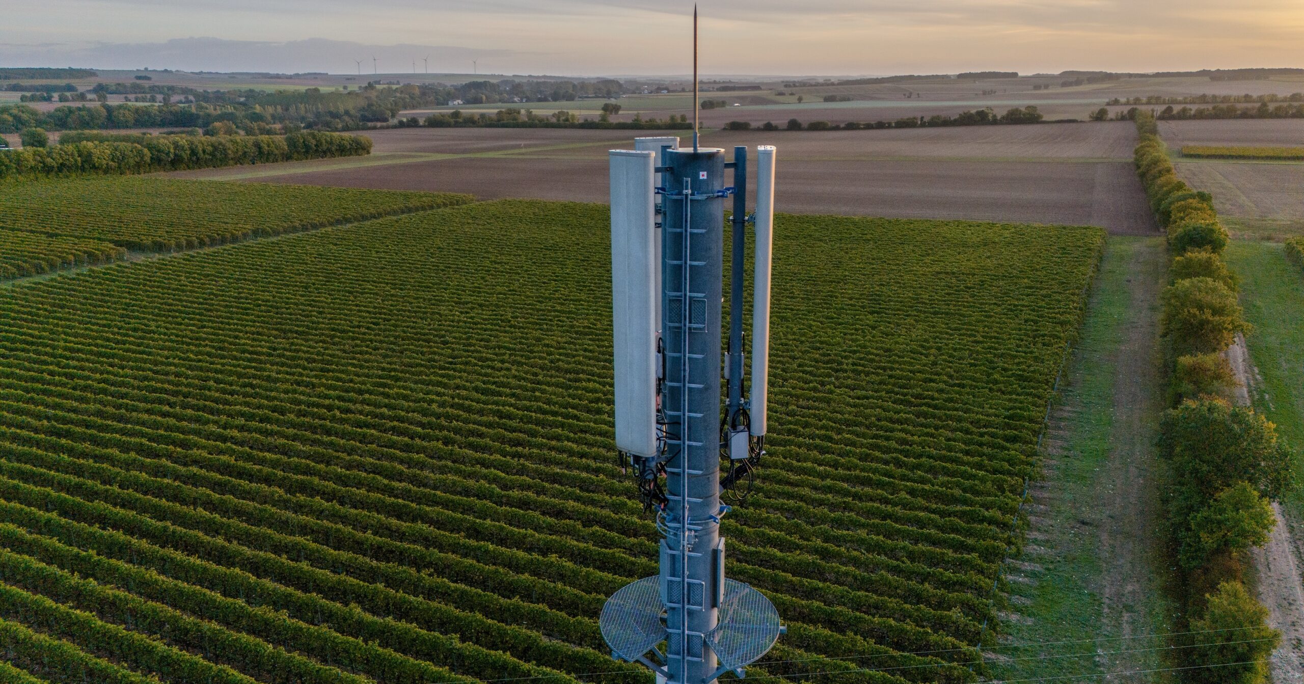 Virtueyes e Huawei instalam 100 torres 4G e 5G para conectar o agro e as cidades