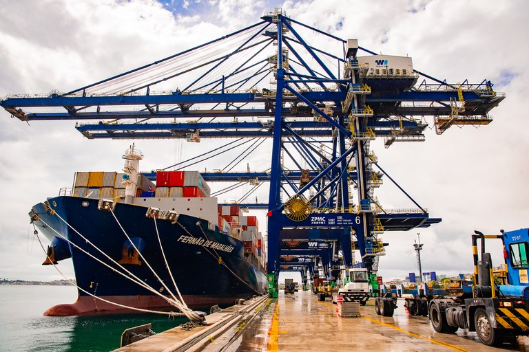 Portos do Brasil batem recorde histórico de movimentação
