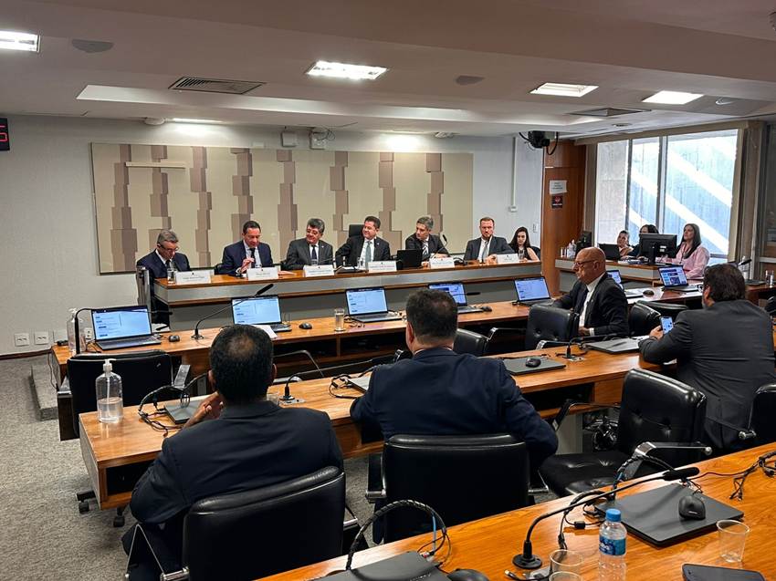 Presidente da CNseg defende PPP para destravar seguro de exportação