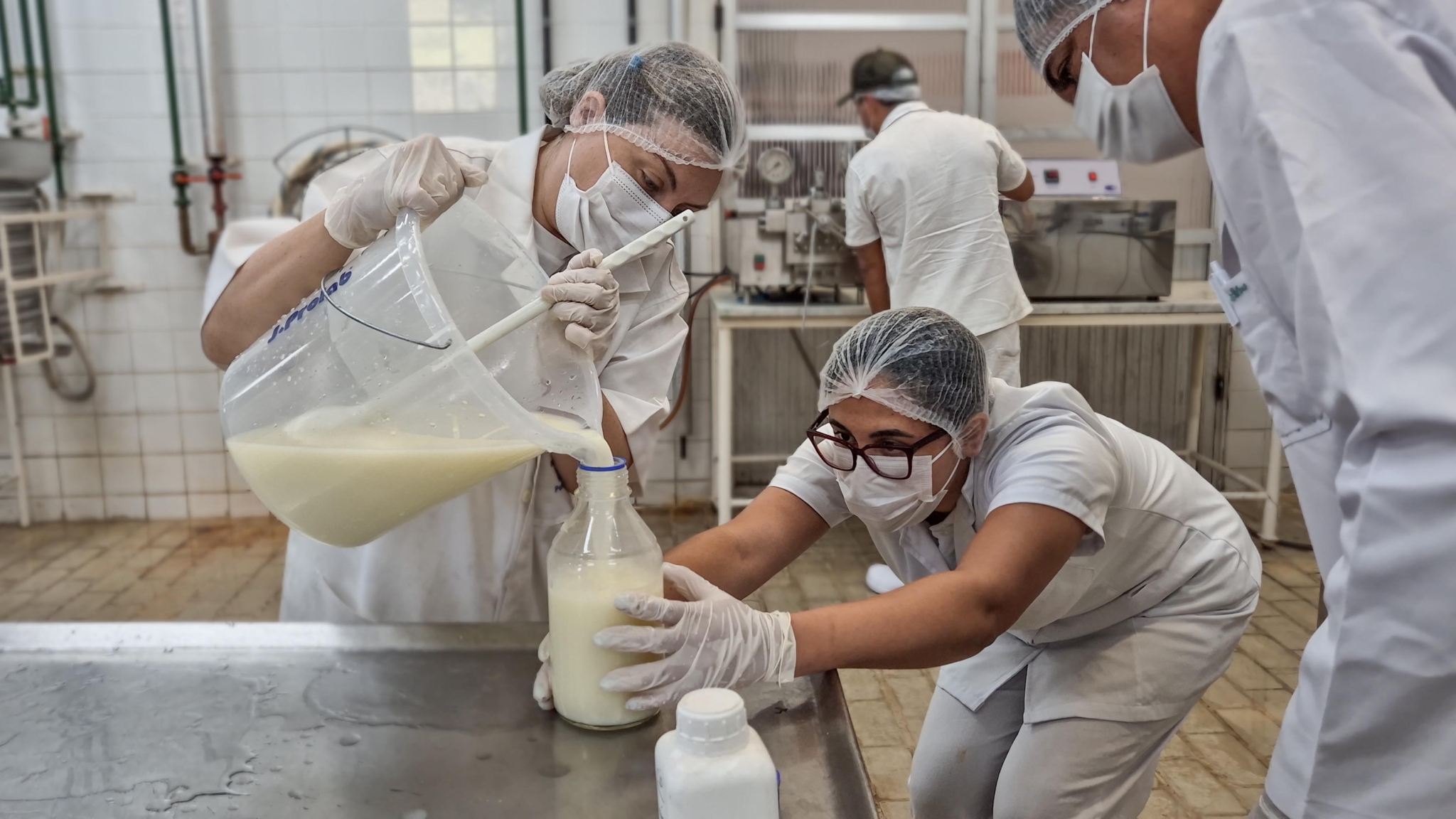 Tecnologia mineira transforma leite materno para salvar bebês prematuros