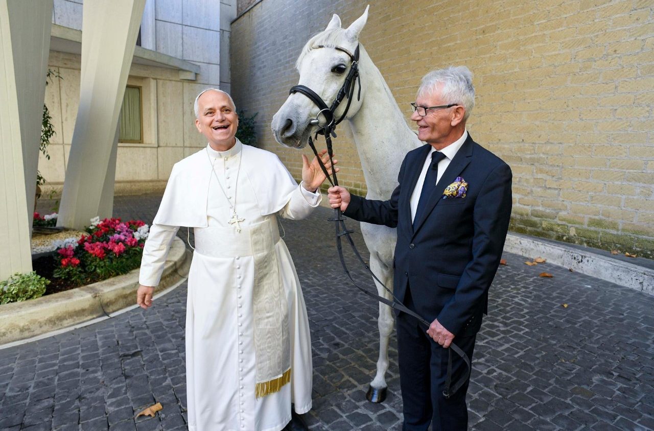 Conheça o cavalo do Papa Leão XIV: puro-sangue árabe
