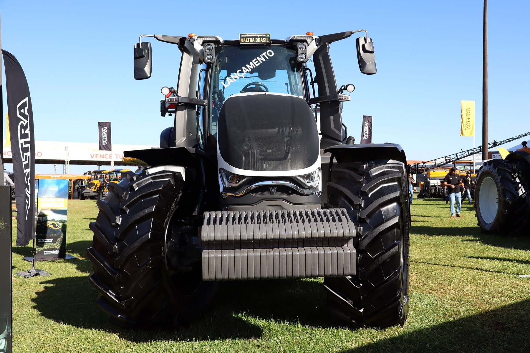 Valtra mostra Série S6 e tecnologia de precisão no Show Rural