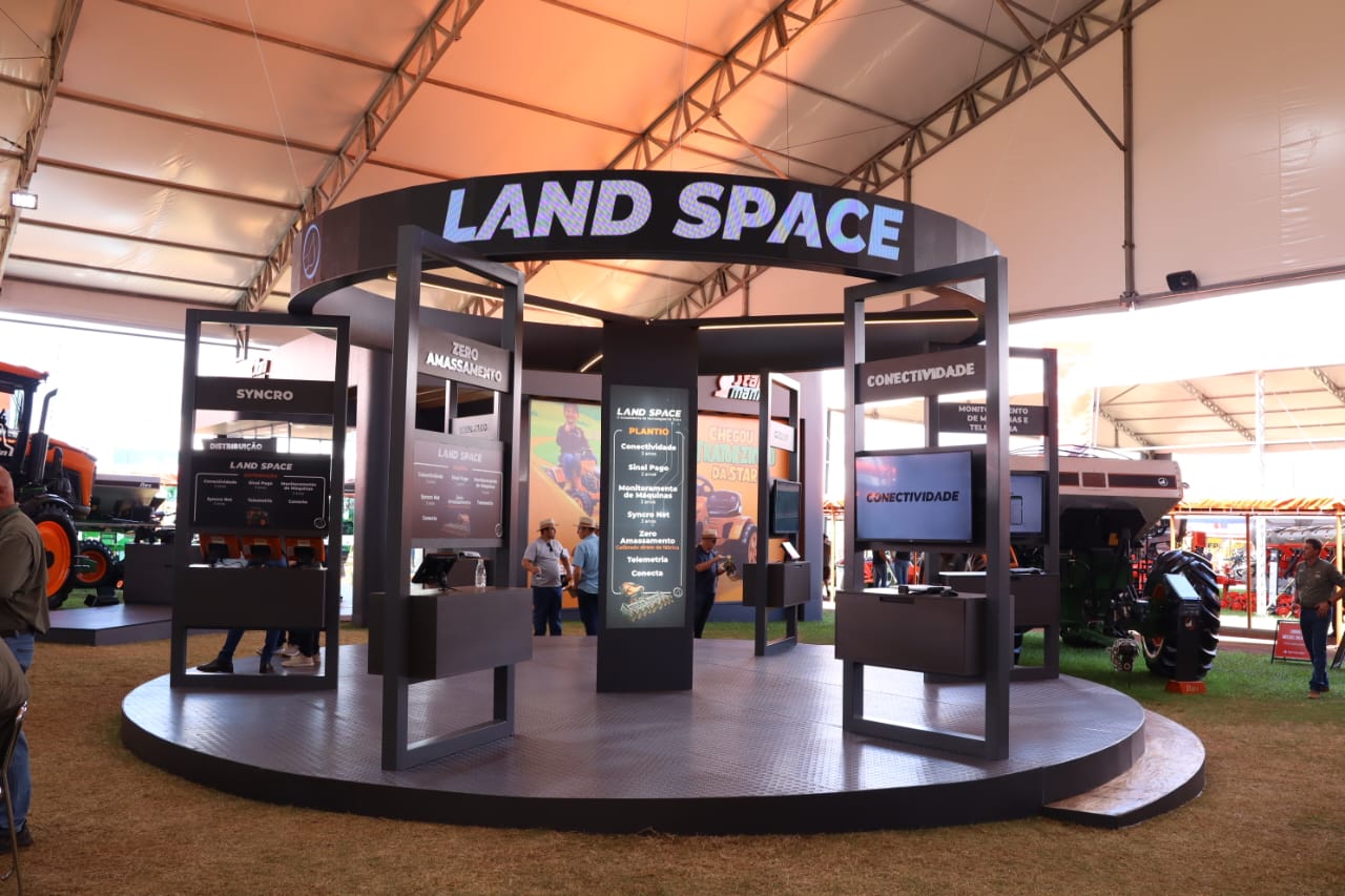 Stara destaca inovação e tecnologia no Show Rural Coopavel