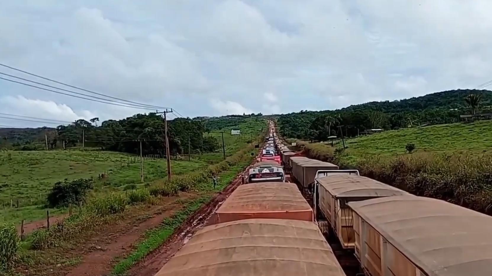 Safra recorde de soja causa filas de 30 km no porto de Miritituba (PA)
