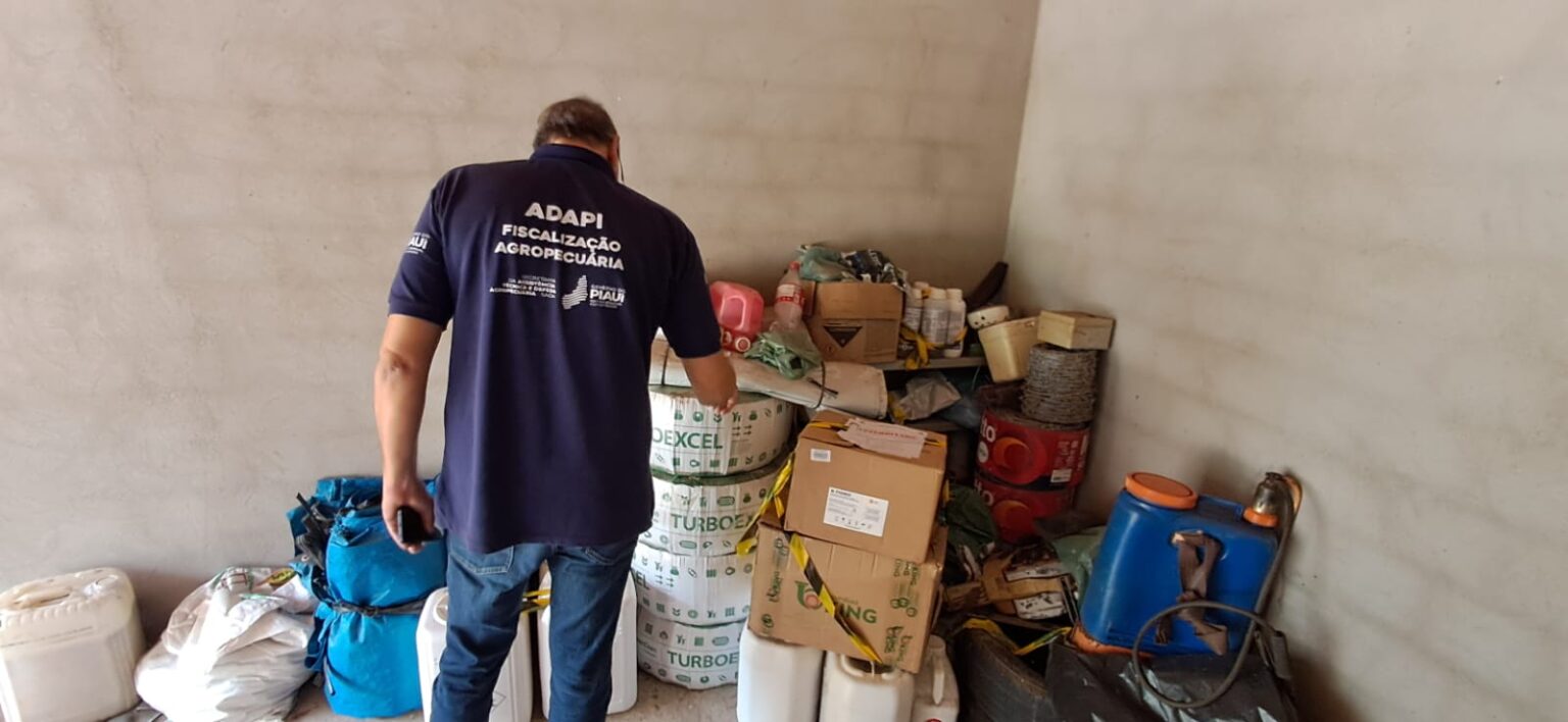 Fiscalização apreende 70 litros de agrotóxicos irregulares
