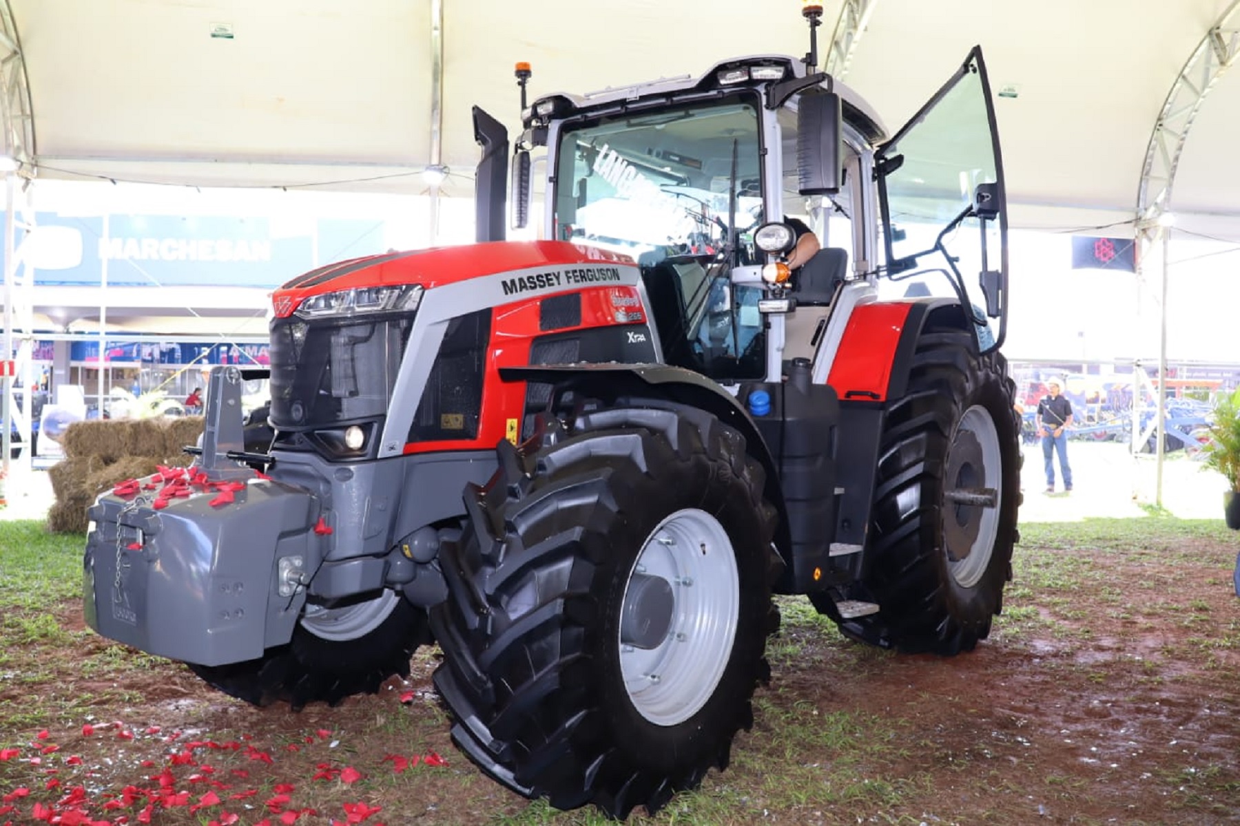 MF 8S Xtra estreia na Tecnoshow com foco em economia e eficiência