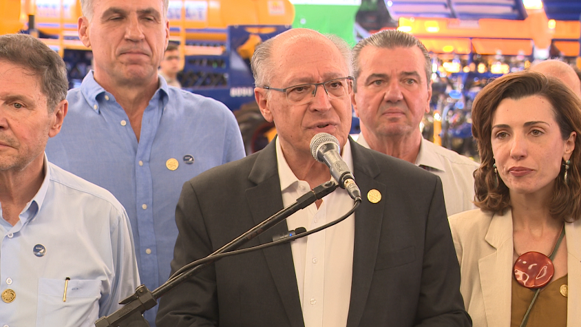 Governo lança R$ 10 bilhões em crédito para máquinas agrícolas na Agrishow 2026