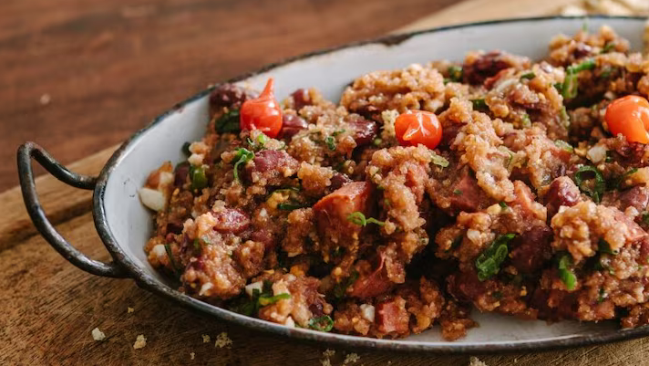 Receitas da Roça: o tutu de feijão que nasceu do fundo da panela