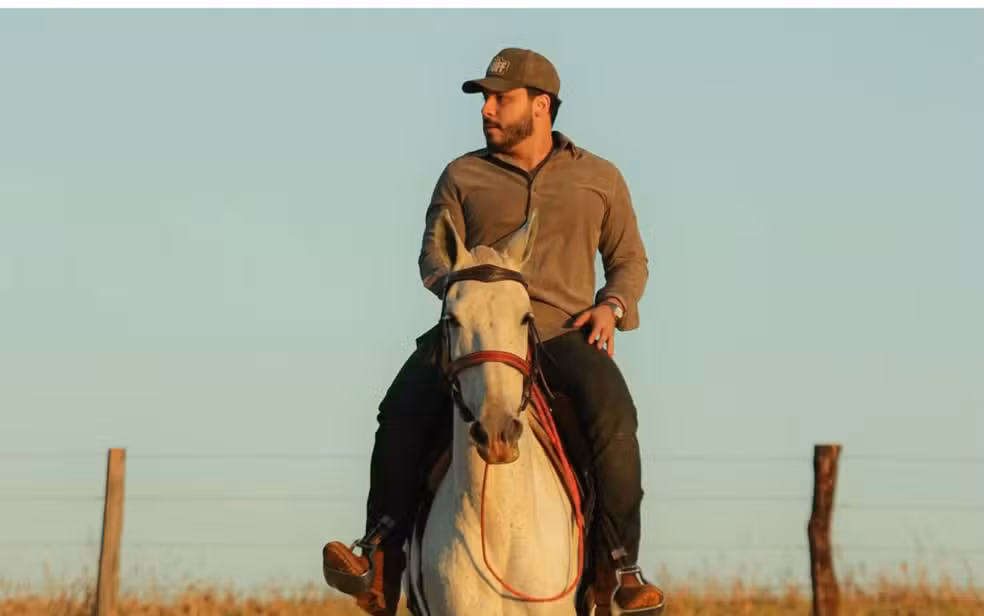 Quem é ele? Sertanejo investe milhões no agro e entra para grupo de donos da vaca mais cara do mundo