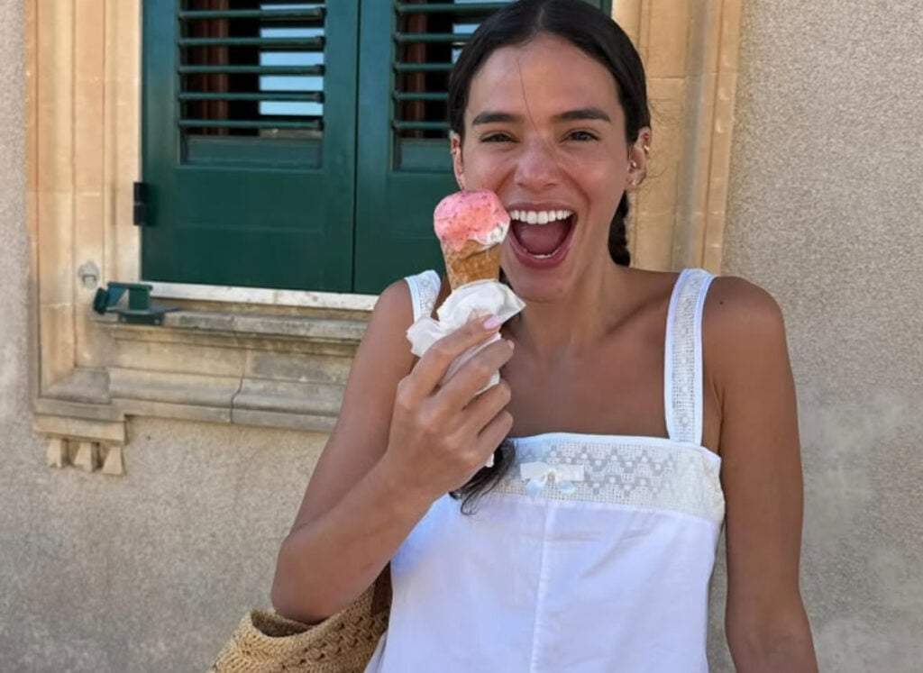 Fruta queridinha de Bruna Marquezine regula o intestino e dá energia